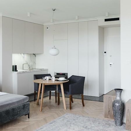 Luxlux Apartments Metro Slodowiec Варшава Экстерьер фото
