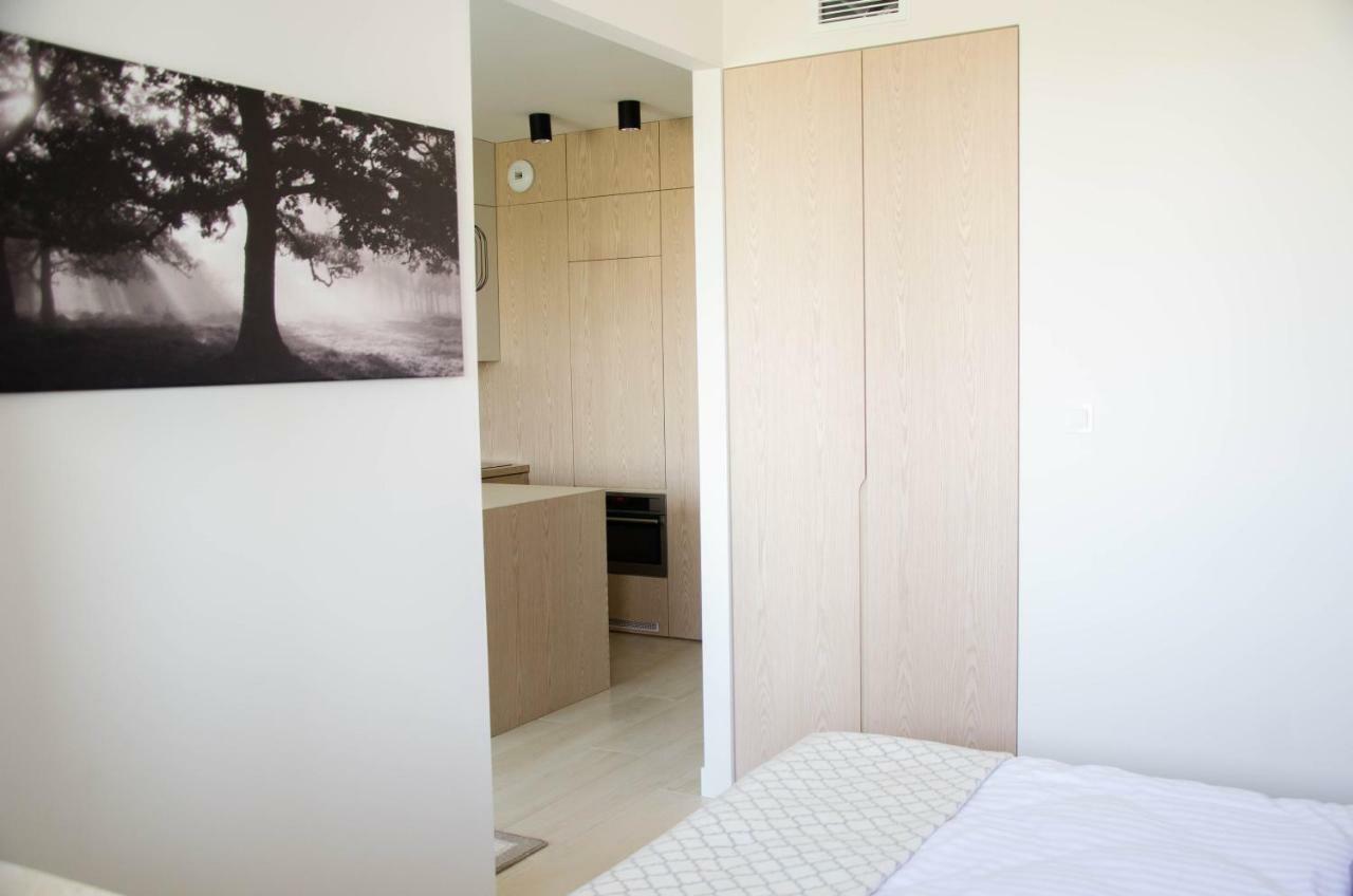 Luxlux Apartments Metro Slodowiec Варшава Экстерьер фото