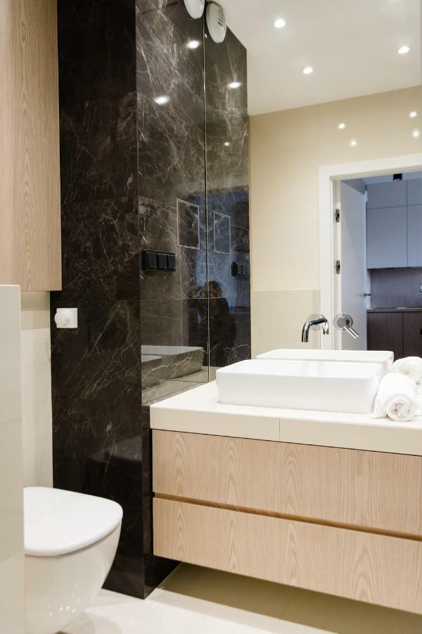 Luxlux Apartments Metro Slodowiec Варшава Экстерьер фото