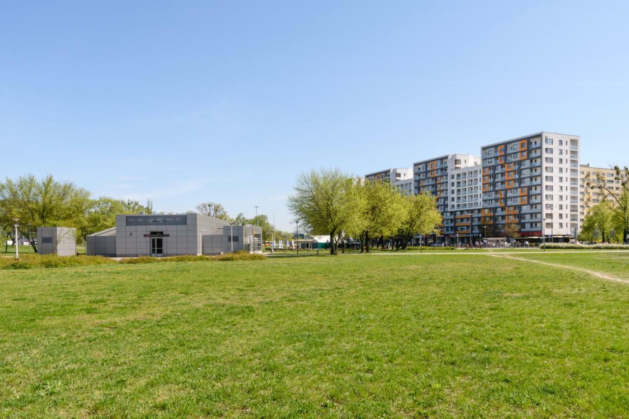 Luxlux Apartments Metro Slodowiec Варшава Экстерьер фото